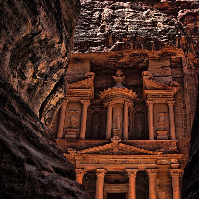 1119px-Petra_,_Al-Khazneh_2