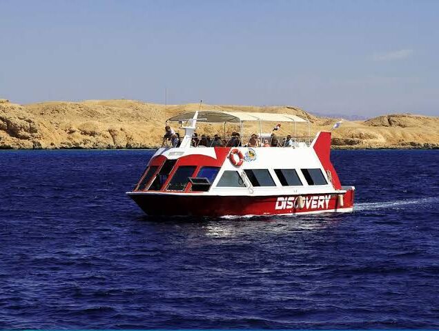 Glass bottom boat (5)
